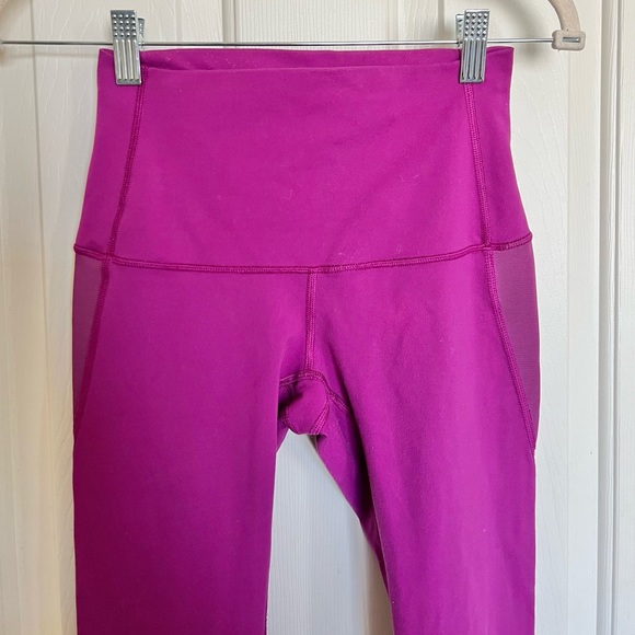 Lululemon 🍋 7/8 High Rise Mesh Panel Magenta Leggings Size 4 - Picture 4 of 11